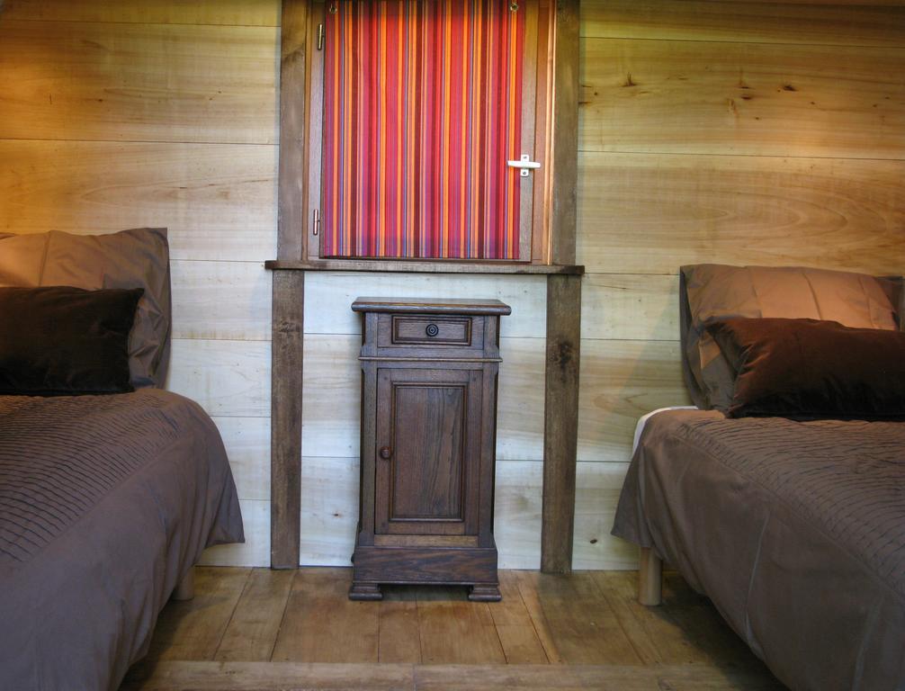 Les Cabanes Du Tertre Urval Номер фото