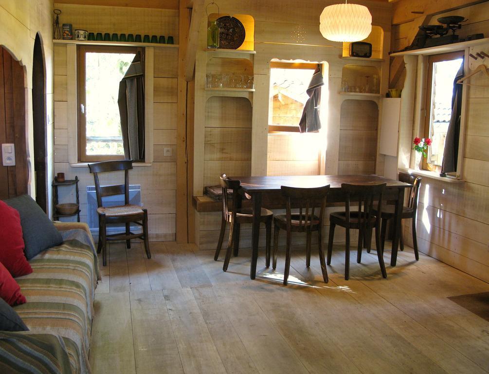 Les Cabanes Du Tertre Urval Екстер'єр фото