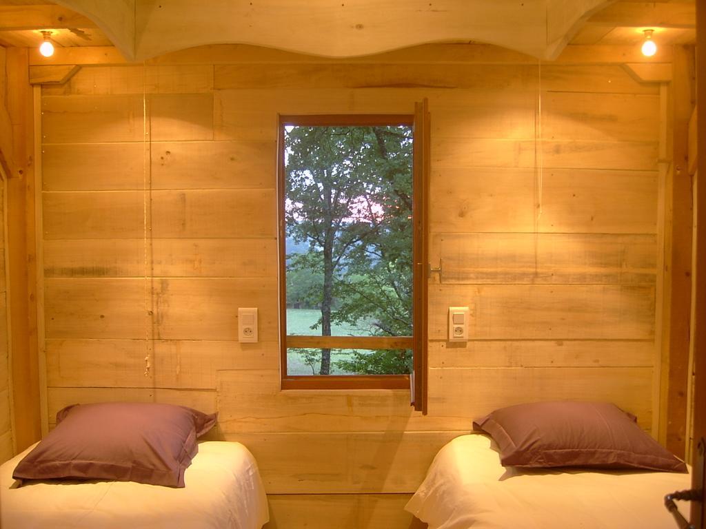 Les Cabanes Du Tertre Urval Екстер'єр фото